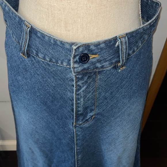 KAREN THE BEST JEANS maxi jean skirt with a frayed hem.  Excellent condition - Picture 3 of 7